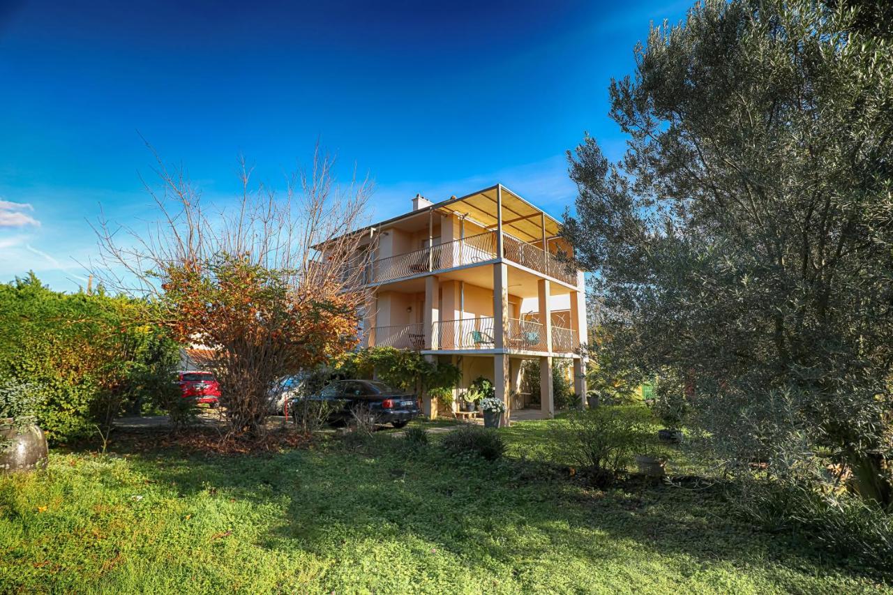 Condrieu Comme A La Maison كوندريو المظهر الخارجي الصورة